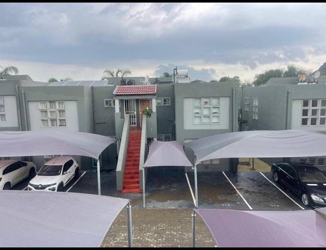 2 BEDROOM TOWNHOUSE FOR SALE IN MULBARTON